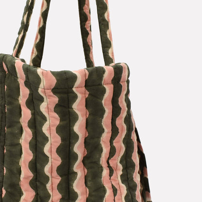 Quilted Carry All Bag In Whirly Fern
