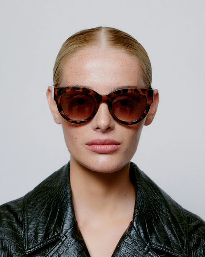 Lilly Sunglasses in Havana