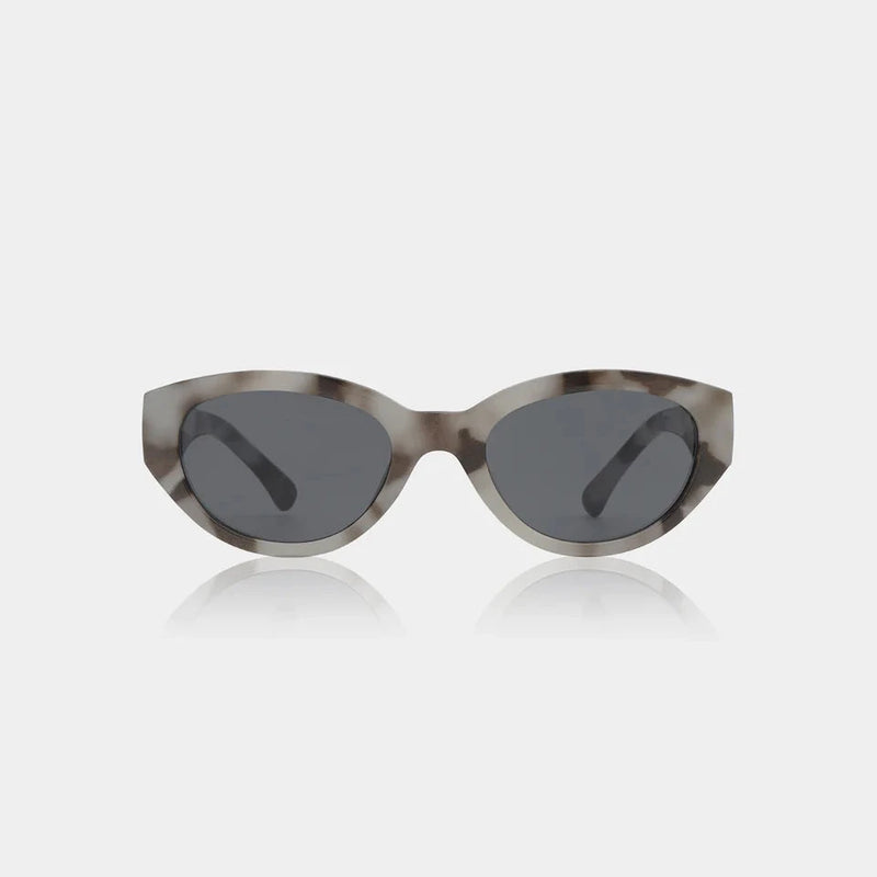 Winnie Sunglasses in Cookie Dough