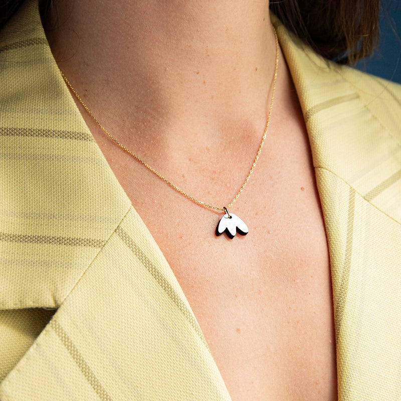 Petal Necklace in Shell Veneer