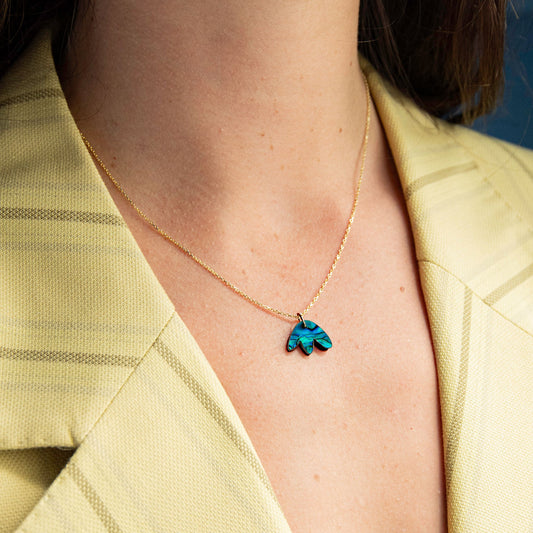Petal Necklace in Shell Veneer