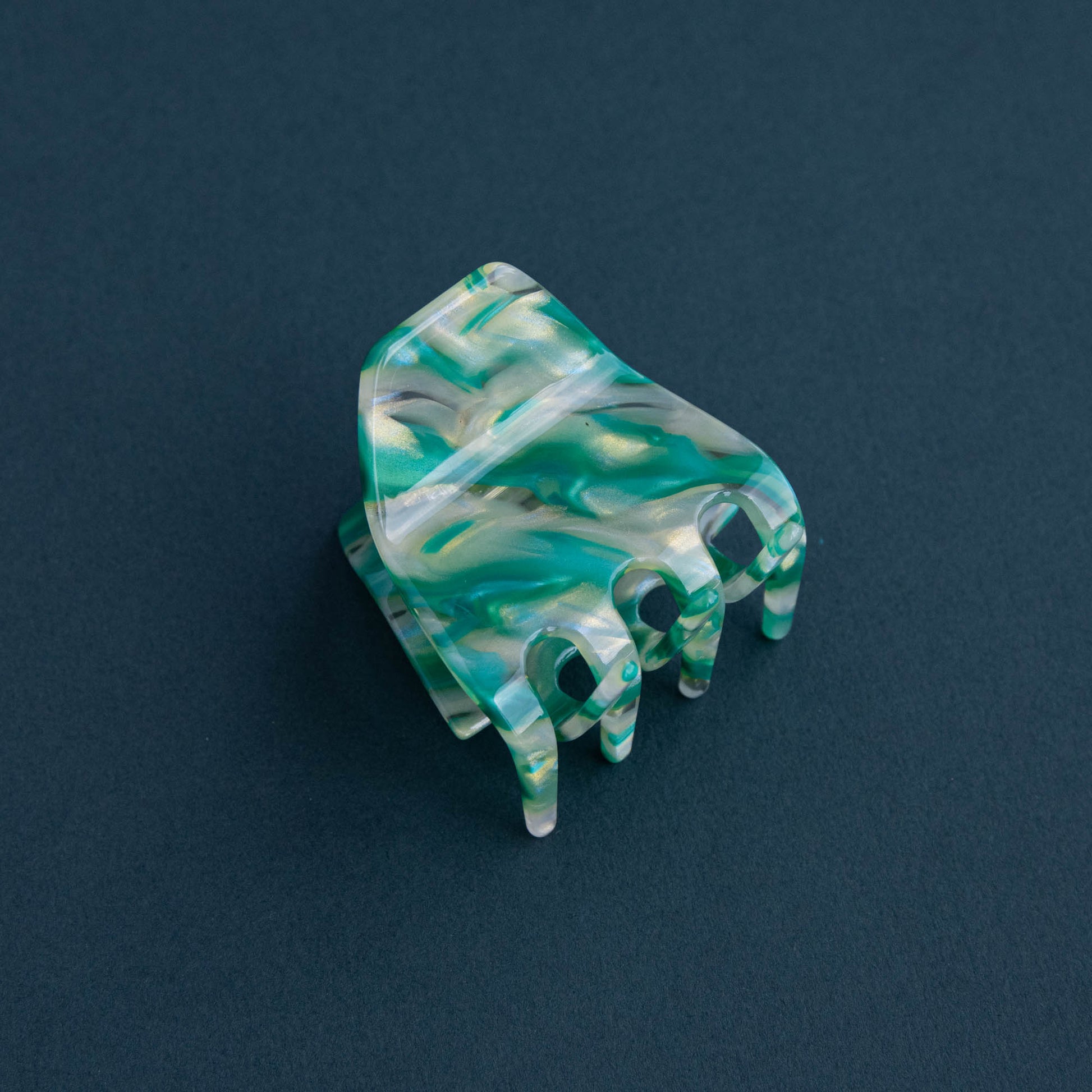 Seaweed Medium Hair Claw Clip