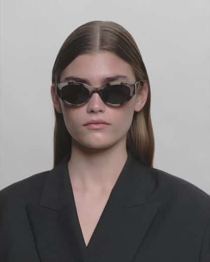 Winnie Sunglasses in Cookie Dough
