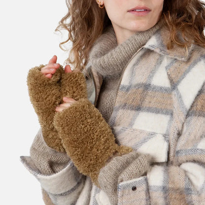 Bantota Fingerless Gloves in Brown